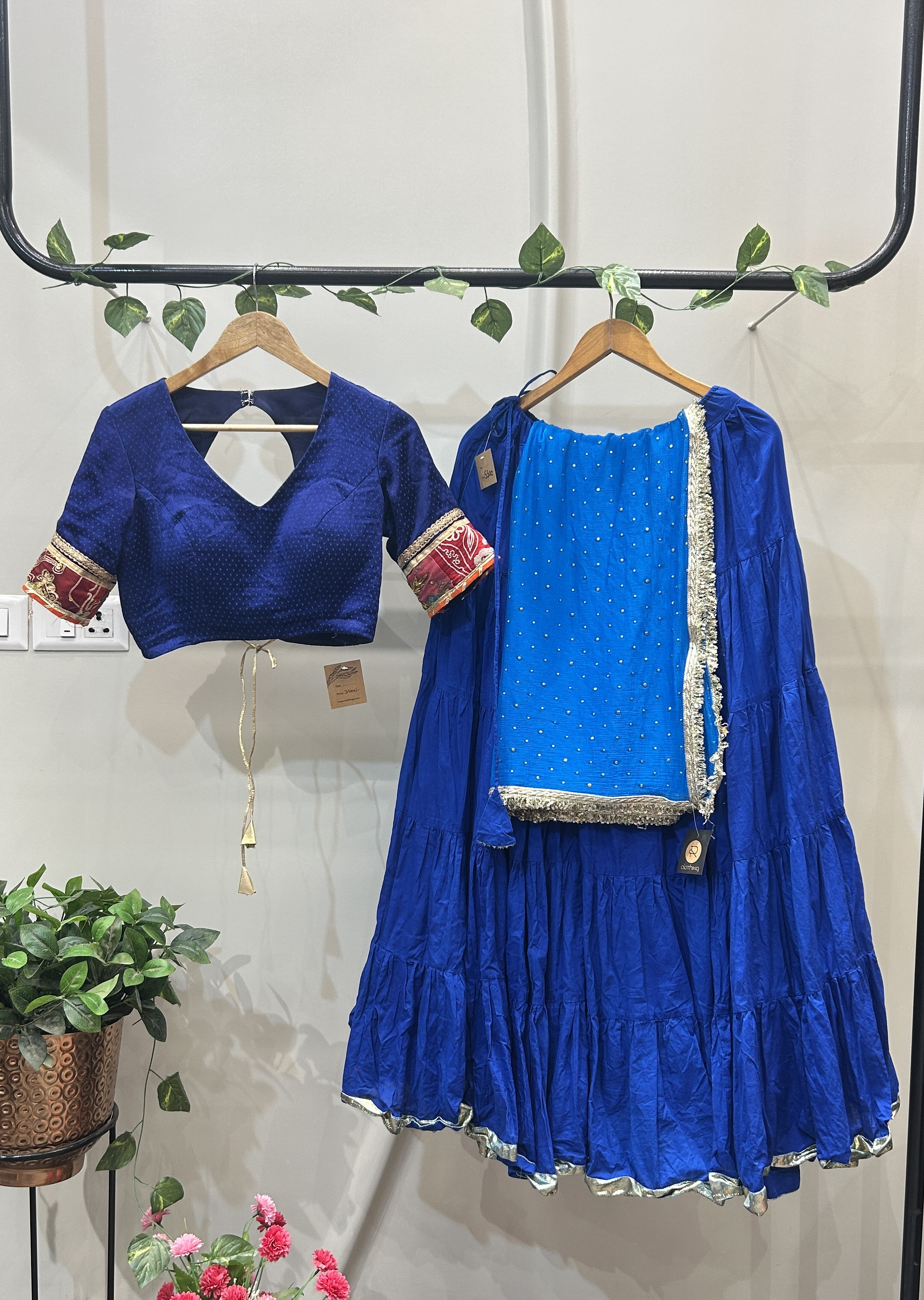 ROYAL BLUE